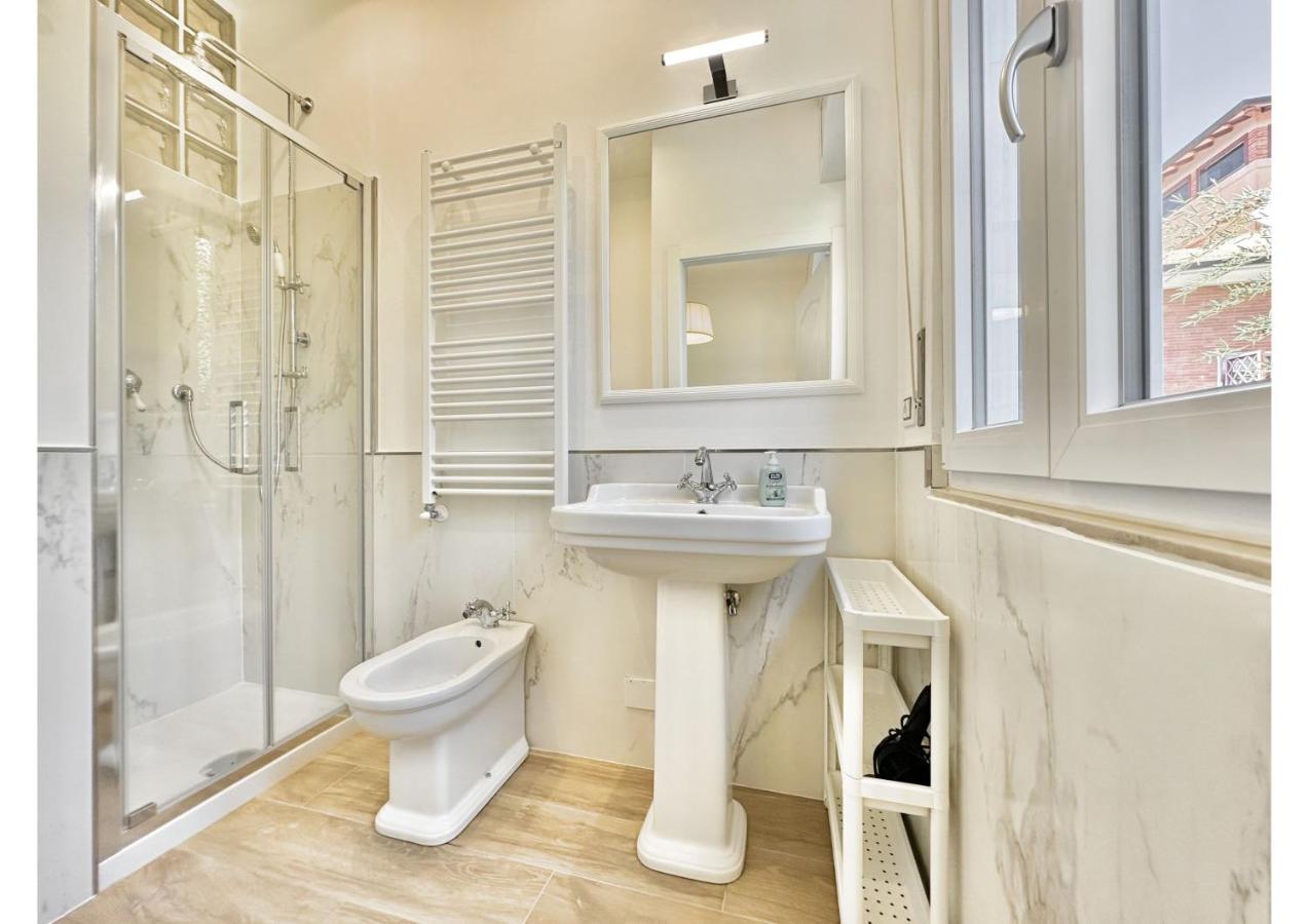 Luxe Apartment Camaiore Bagian luar foto