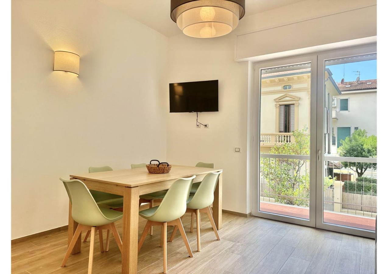 Luxe Apartment Camaiore Bagian luar foto